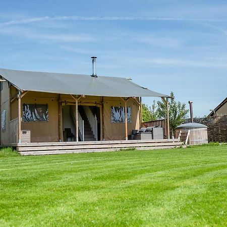 Hencote Vineyard Glamping Village Shrewsbury Buitenkant foto