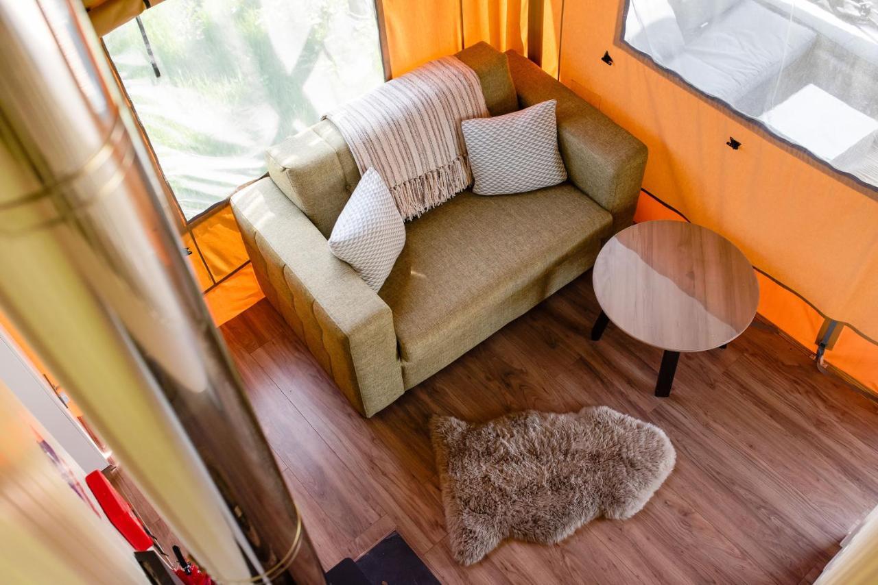 Hencote Vineyard Glamping Village Shrewsbury Buitenkant foto